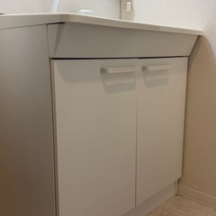 TOTO 洗面化粧台 Vシリーズ 750幅 三面鏡 ミラーキャビネット 洗面台 水通しあり　LMCF075B3GFC2G　の画像