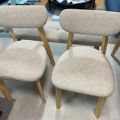 ダイニングテーブルの画像