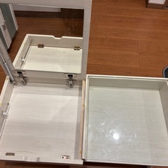 ドレッサーテーブル  鏡付きの画像