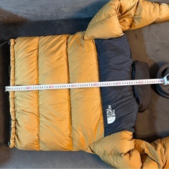 ノースフェイス ヌプシ ダウンジャケットレディースXL メンズL相当　クロップドの画像