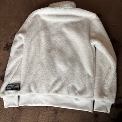 PUMA フリースジャケット ホワイト　130cm
の画像