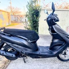 エンジンはとても良いです。スズキ（アドレス）125。バッテリーは新品です。シートカバーも新品です。フロントディスクブレーキ。サイドスタンド付き。走行距離15,204キロ。 ◆安い価格で安心して乗れる良いバイクを提供しています。の画像