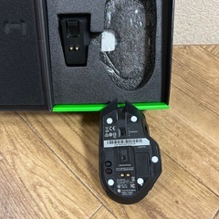 Razer Basilisk Ultimateワイヤレス　マウス 充電ドック付きの画像