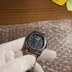 ラグジュアリーウォッチ　ブラック クォーツの画像