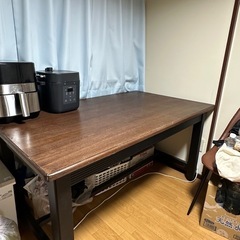 ダイニングテーブルの画像