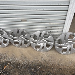 TOYOTA純正ホイールキャップ　　4枚の画像