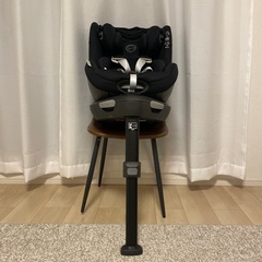 サイベックス シローナ Gi i-Size ムーンブラック プラス 新生児インレイ付きの画像