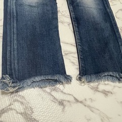 裾フリンジデニムの画像