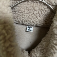 ユニクロ　フリース　UNIQLO ベージュ Mサイズの画像