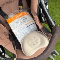 combi コンビ ブラウンベビーカーの画像