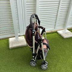 combi コンビ ブラウンベビーカーの画像