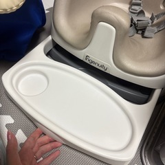 ベビーチェア　イス　テーブル付きの画像
