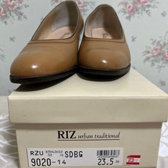 24.5 パンプスの画像