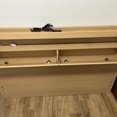 《中古》ニトリダブルベッドフレーム (グラン ST) ダブル ベッド ベッドフレーム すのこベッド コンセント付 LED照明の画像