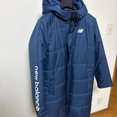 ニューバランスコートの画像