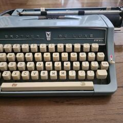 【アンティーク】Brother De Luxe メカニカルタイプライターの画像