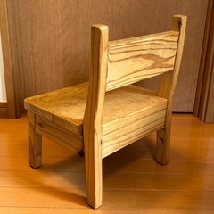 子供用　椅子　木製
の画像
