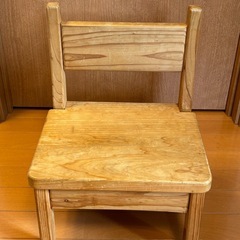 子供用　椅子　木製
の画像
