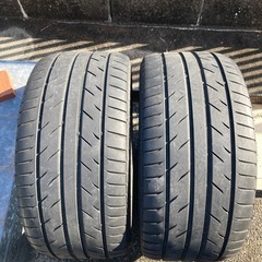■□■ 　255/35R18  【中古】　2本　■□■の画像