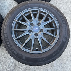 ミシュランスタッドレスタイヤ　4本　ホイールつきの画像