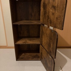 ニトリ カラーボックス 扉付き  木目調の画像