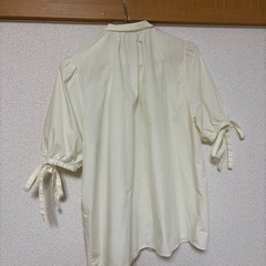 TINA JOJUN 半袖シャツの画像