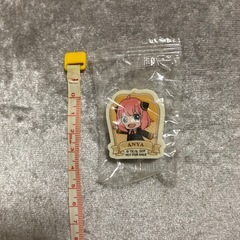 ＊＊セール中＊＊ 早い者勝ち！ 〜送料込み、格安出品中〜  ご覧いただきありがとうございます！！  ※新品未使用 （撮影のために開封している場合があります。） ※コメント無し、即購入OK！！ 一点のみですので、お早目の購入を！！  【商品名・詳細】  SPY×FAMILY くら寿司 アーニャ オリジナル消しゴム  アーニャA  大人気のSPY×FAMILYアーニャが描かれた消しゴム♡の画像