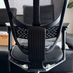 【14日引取限定】エルゴヒューマン　エンジョイ ハイタイプ　ヘッドレスト付き　高級オフィスチェア　多機能事務チェア　ブラック　定価132,000円 ❷　　最終値下げですのでお時間お問い合わせくださいの画像