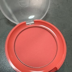 アイシャドウ、チーク、リップの画像