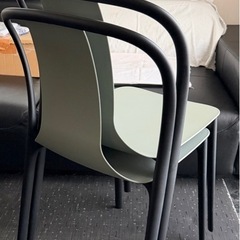 【14日引取限定】カッシーナ取扱　ヴィトラ　ベルヴィルチェア　二脚セット　スタッキング＆屋外使用可　オフィス、カフェ、ダイニング、テラス、バルコニーに　定価総額114,400円の画像