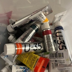 アクリル絵の具の画像