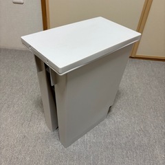 ニトリ　20リットル　ゴミ箱　スリムペダルペールの画像