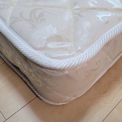 <12/14限定：無料>ダブルベットマットレス（定価約3万）・かけ布団・枕2つセットの画像