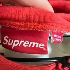 15日まで!!!supremeパーカーの画像