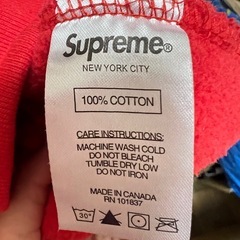 15日まで!!!supremeパーカーの画像