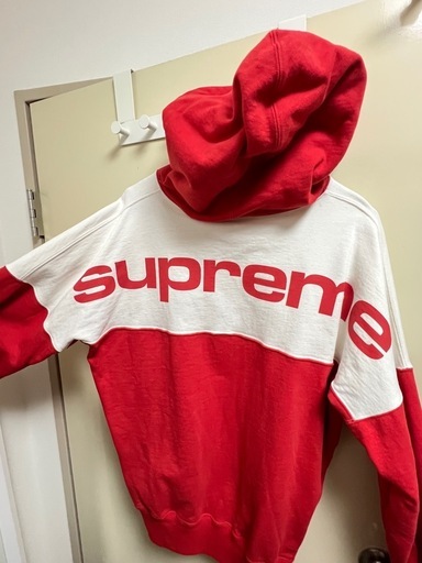 supremeパーカー