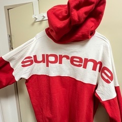 15日まで!!!supremeパーカーの画像