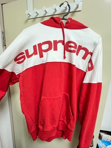 supremeパーカー