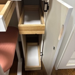 受付停止　白い可愛いドレッサーの画像