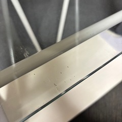 ガラス棚付きラック／シェルフ（ホワイト）の画像