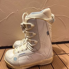 スノーボードシューズの画像