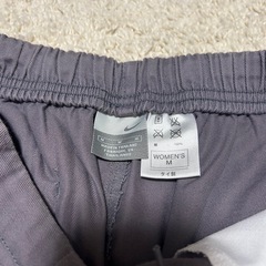 ⭐NIKE⭐ レディース ショートパンツ 短パン 刺繍 グレー Mサイズの画像