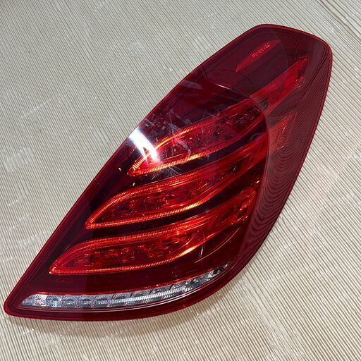MercedesBenz メルセデスベンツ W222 Sクラス 前期 純正 LED テールライト テールランプ R側 A2229065501 / 611042R