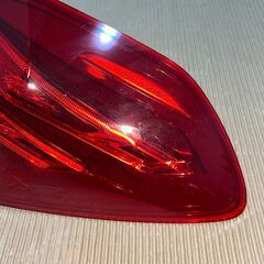 MercedesBenz メルセデスベンツ W222 Sクラス 前期 純正 LED テールライト テールランプ R側 A2229065501 / 611042Rの画像