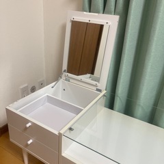 ホワイト　
ローテーブル　の画像