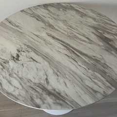 美品❀ダイニングテーブルの画像