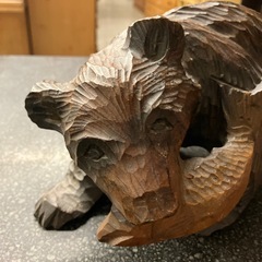 サ2512-107 アイヌ彫 熊の置物 木製 キズ汚れ有りの画像