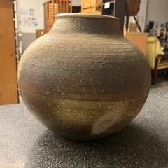 12/25まで店頭商品一部を除き半額クリスマスSALE!!開催中 　サ2512-110 備前焼き 壺 高さ21.0cm キズ汚れ有りの画像