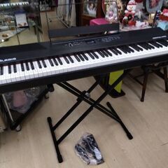 2021年製　展示引き上げ品　超激安　本物と同じ本格的88鍵盤　電子ピアノ　デジタルピアノ　スタンド付き　ピアノの画像