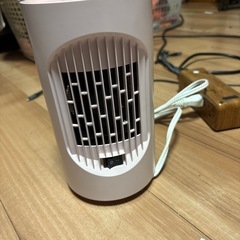 フランフラン　セルカ　首振り付きミニファンヒーターの画像